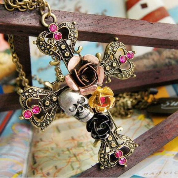 Jewelry - Skull vintage cross necklace